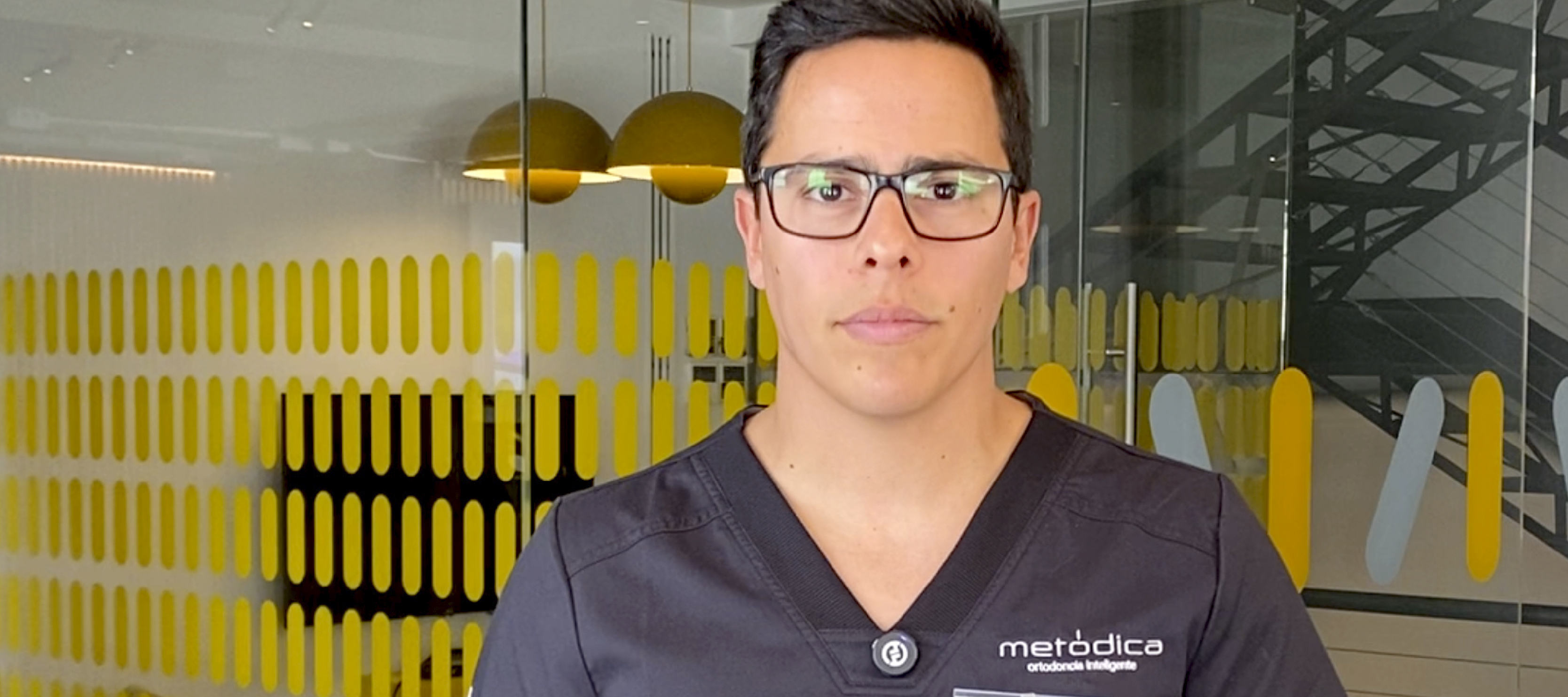 Doctor especializado en Cirugía oral con poco hueso